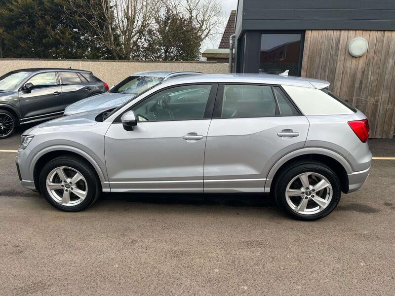 AUDI Q2