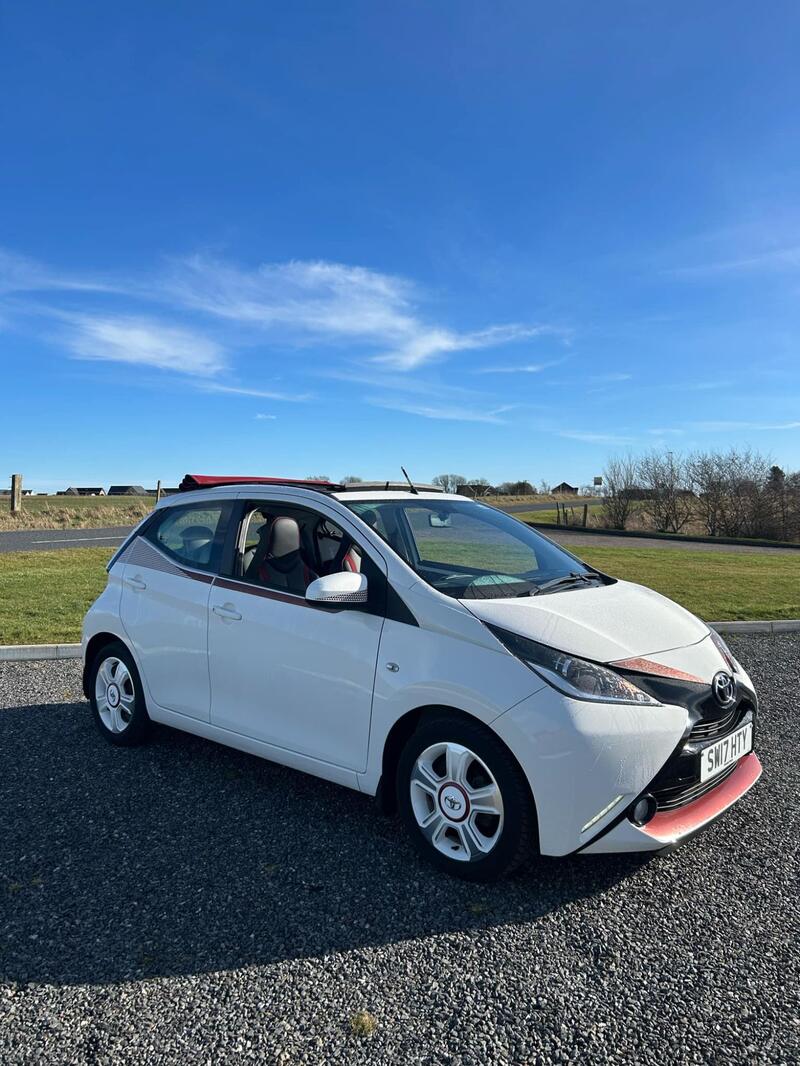 View TOYOTA AYGO 1.0 VVT-i x-claim