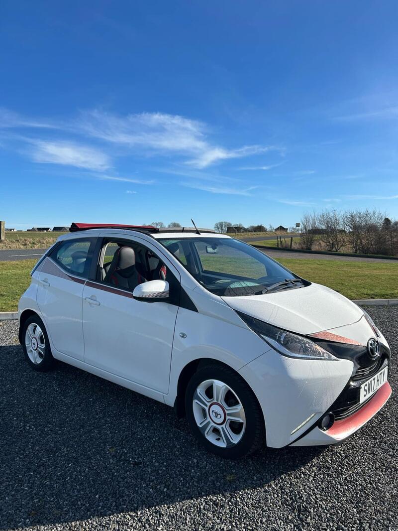 View TOYOTA AYGO 1.0 VVT-i x-claim