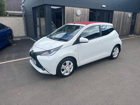 TOYOTA AYGO 1.0 VVT-i x-claim