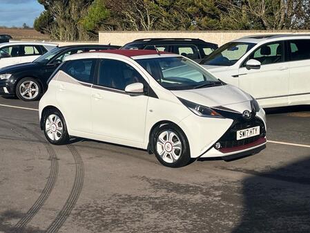 TOYOTA AYGO 1.0 VVT-i x-claim