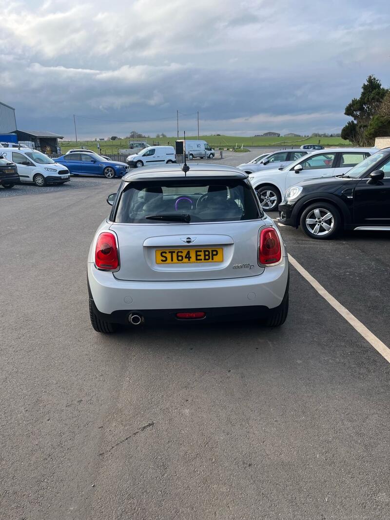 MINI HATCH