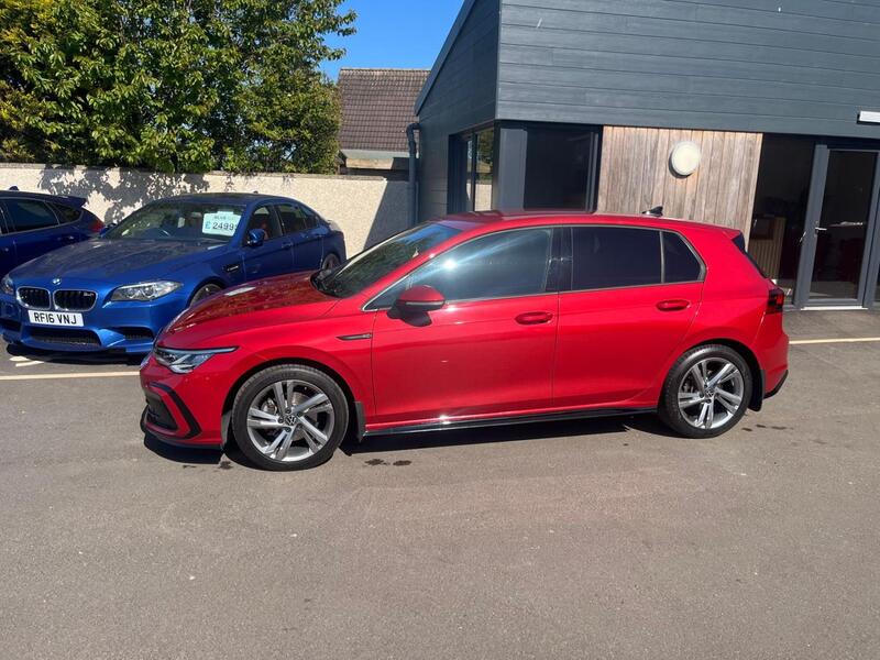 View VOLKSWAGEN GOLF 2.0 TDI R-Line